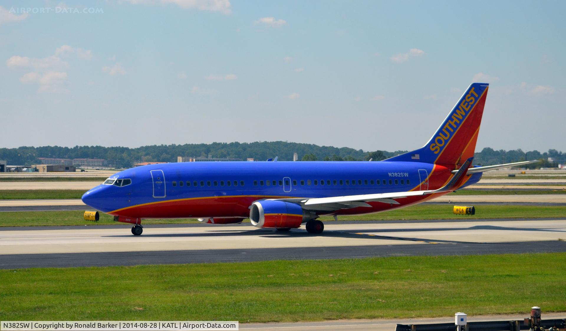 N382SW, 1994 Boeing 737-3H4 C/N 26588, Taxi Atlanta
