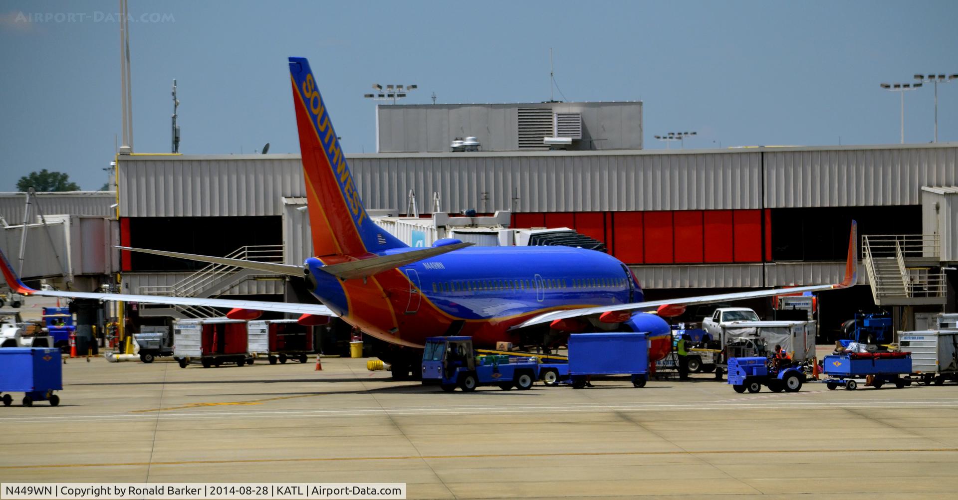 N449WN, 2003 Boeing 737-7H4 C/N 32469, At the gate Atlanta