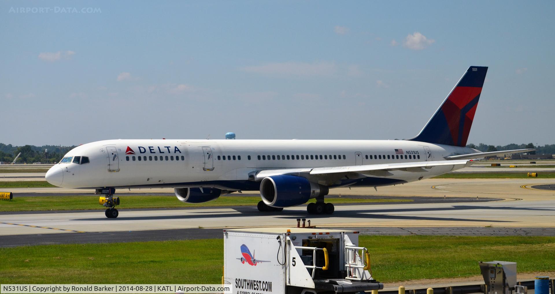 N531US, 1988 Boeing 757-251 C/N 23846, Taxi Atlanta