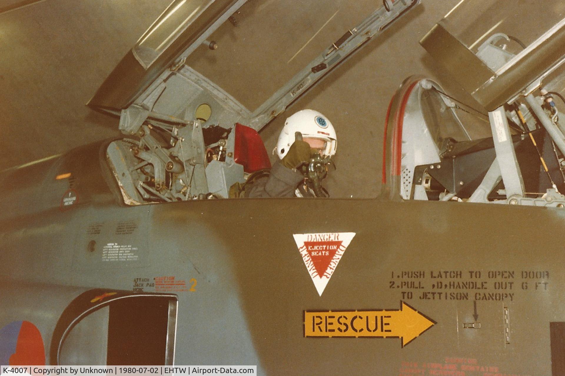 K-4007, 1969 Canadair NF-5B Freedom Fighter C/N 4007, Member of Parliament inspection