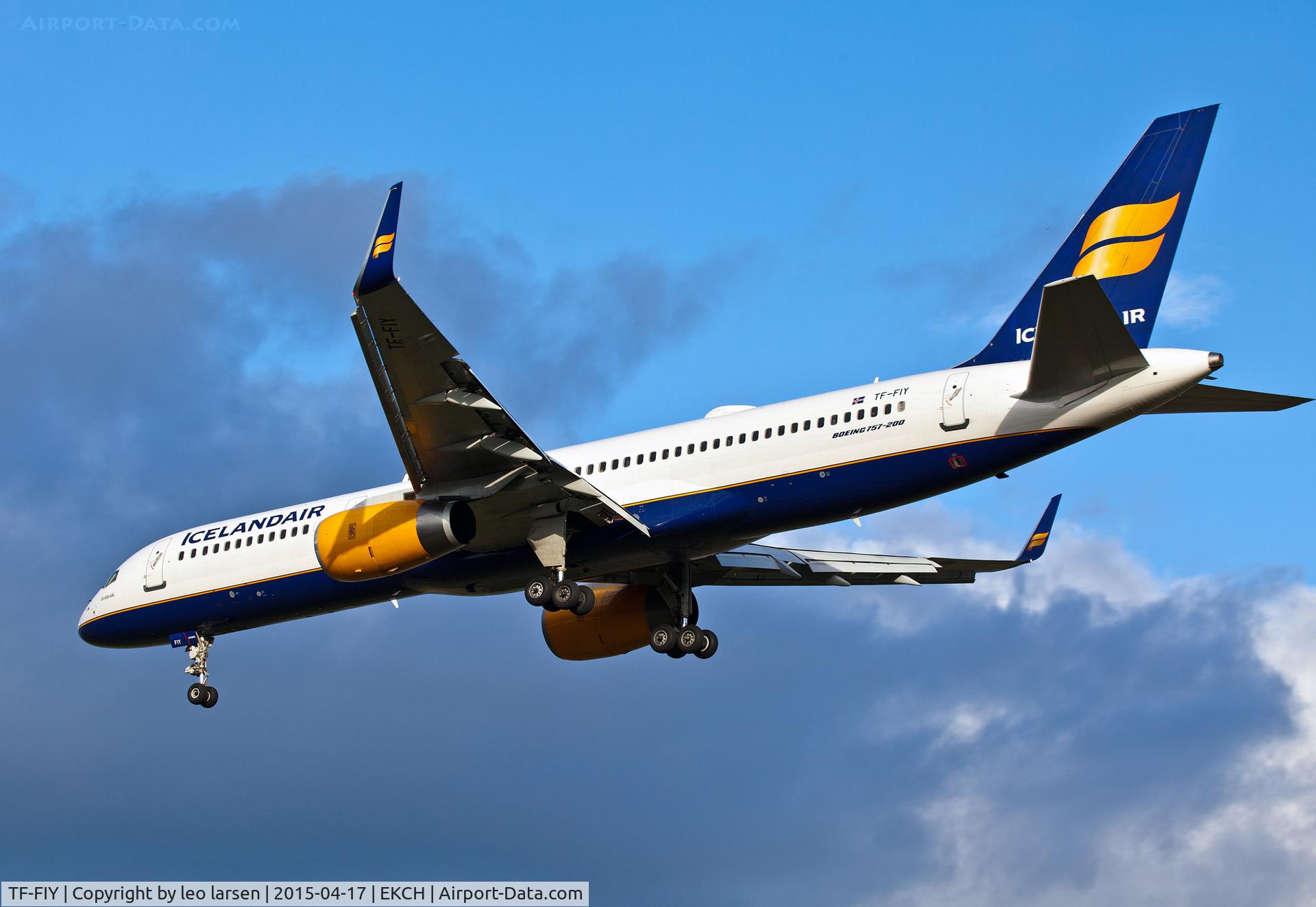 TF-FIY, 2000 Boeing 757-256 C/N 29312, Copenhagen Kastrup 17.4.15