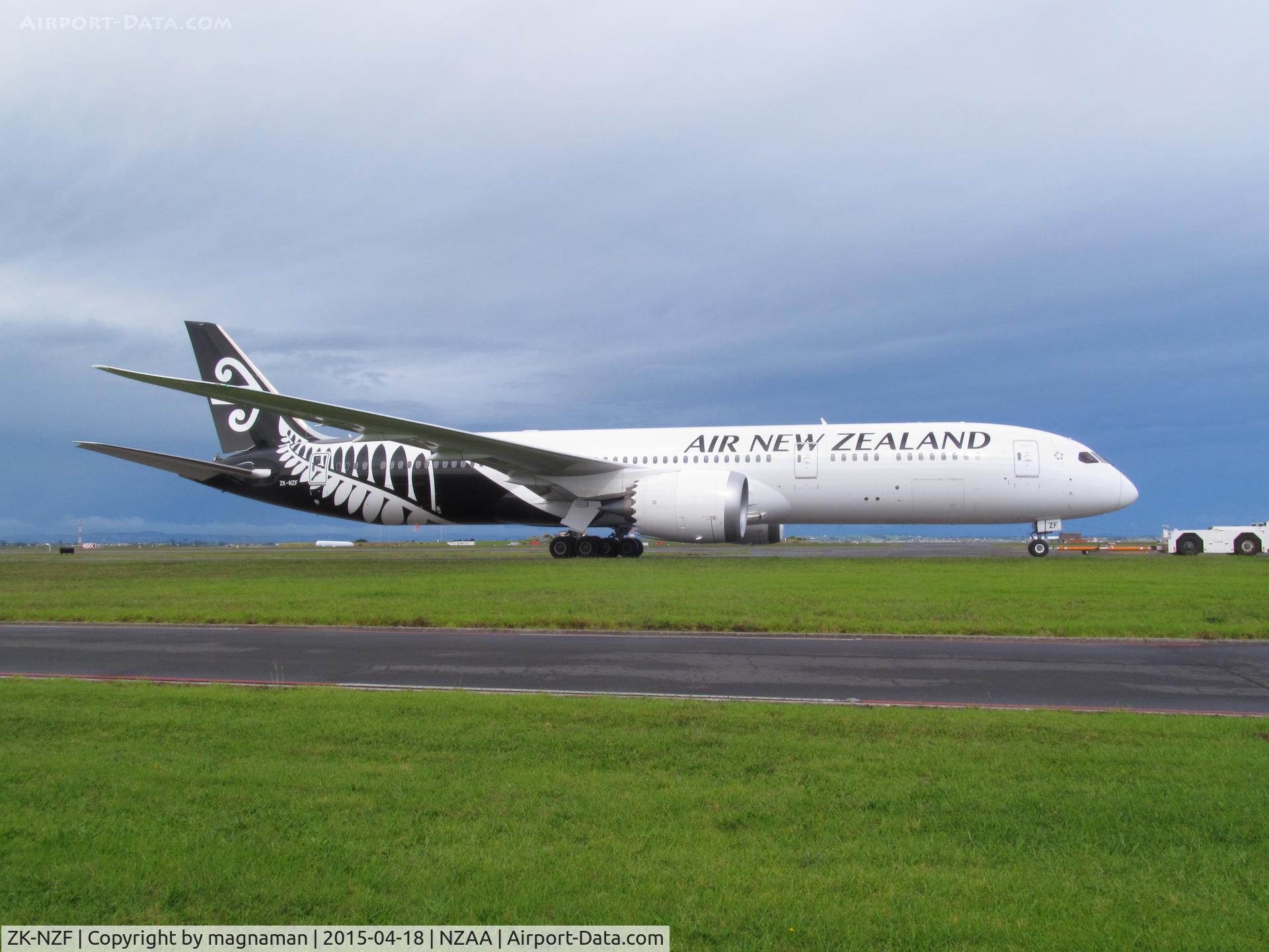 ZK-NZF, 2014 Boeing 787-9 Dreamliner C/N 34335, side on along taxyway