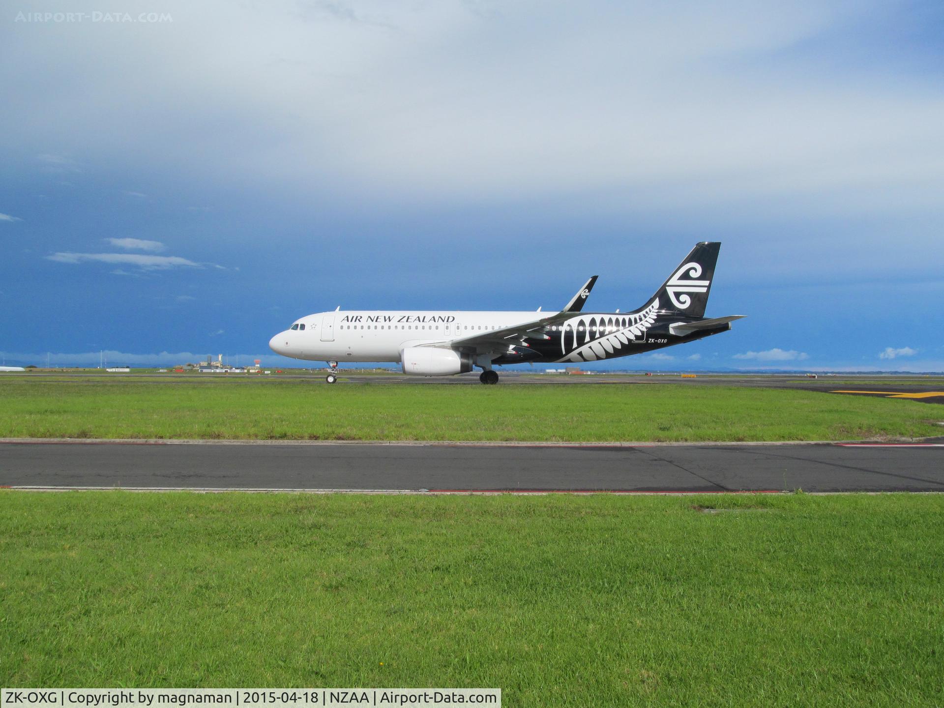 ZK-OXG, 2015 Airbus A320-232 C/N 6460, taxying for departure