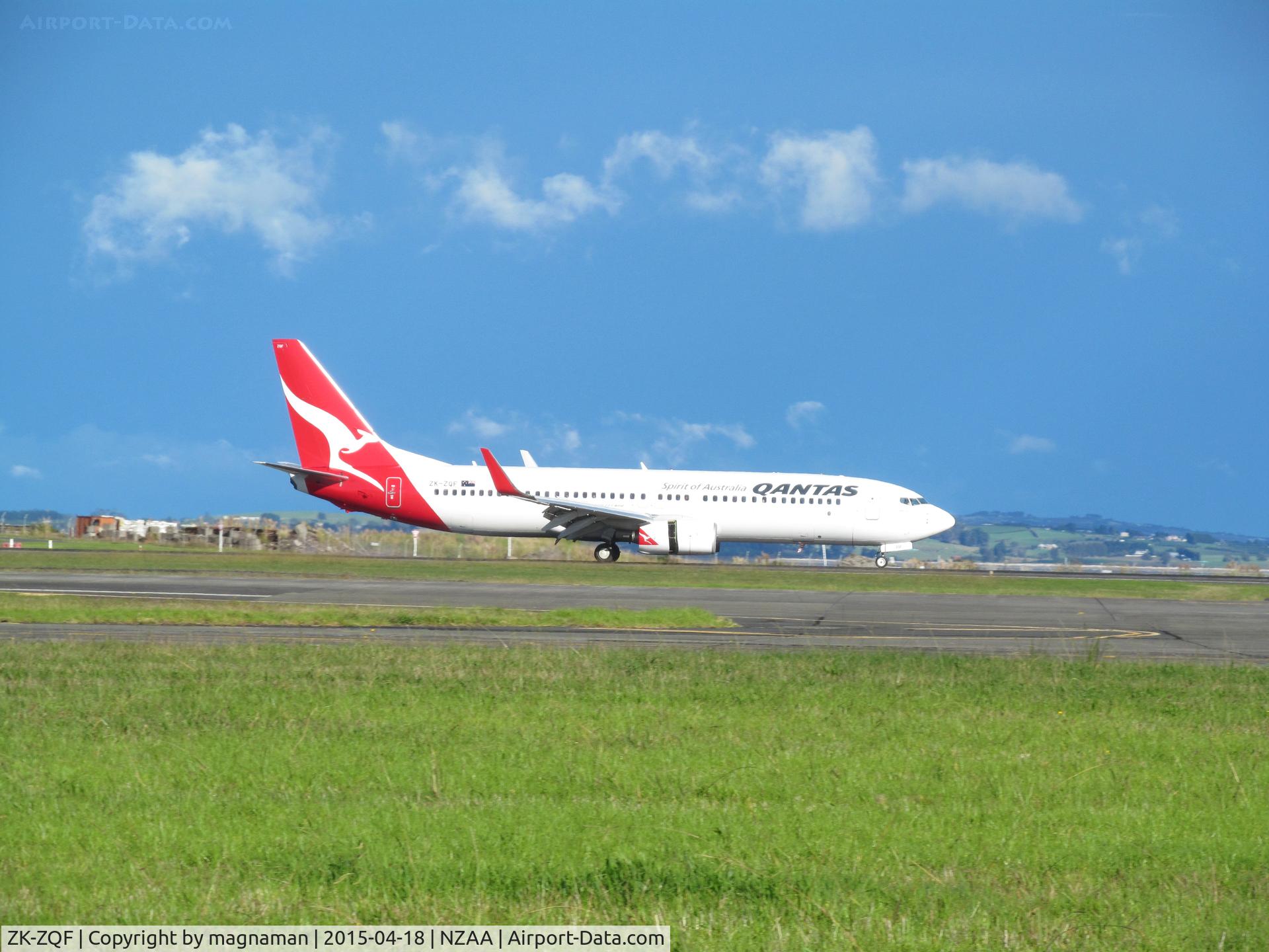 ZK-ZQF, 2011 Boeing 737-838 C/N 34204, just landed at akl