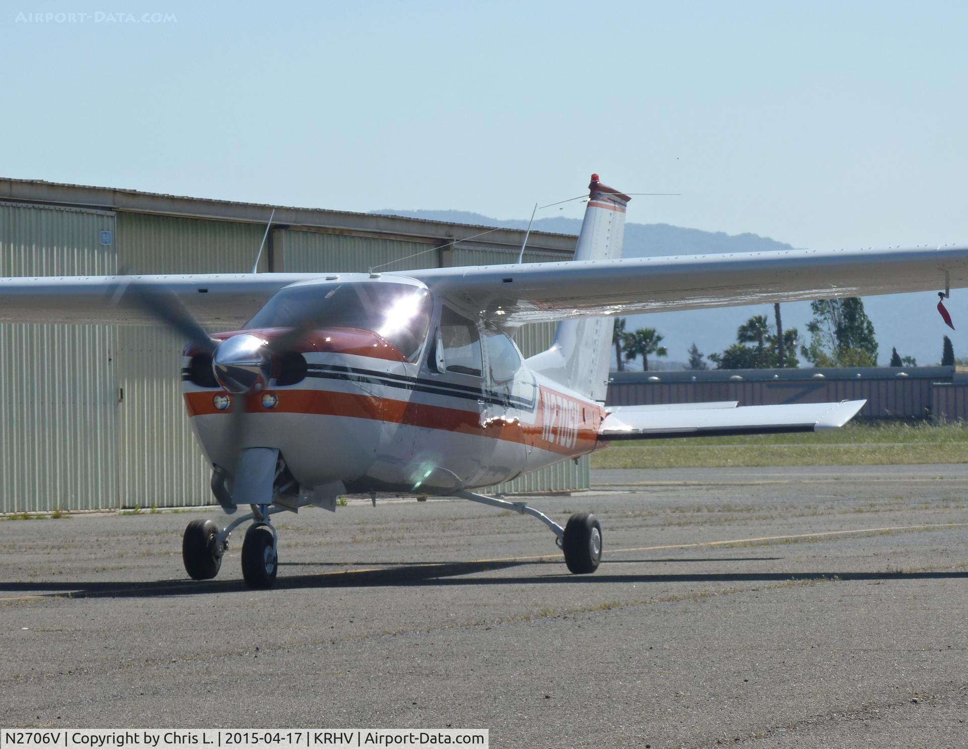 N2706V, 1975 Cessna 177RG Cardinal C/N 177RG0666, A local 1975 Cessna Cardinal (C177RG) taxing back to its hangar at Reid Hillview.