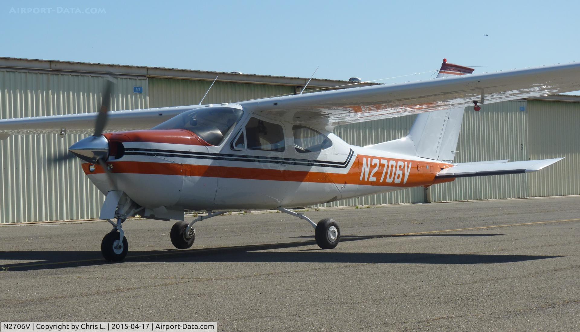 N2706V, 1975 Cessna 177RG Cardinal C/N 177RG0666, A local 1975 Cessna Cardinal (C177RG) taxing back to its hangar at Reid Hillview.