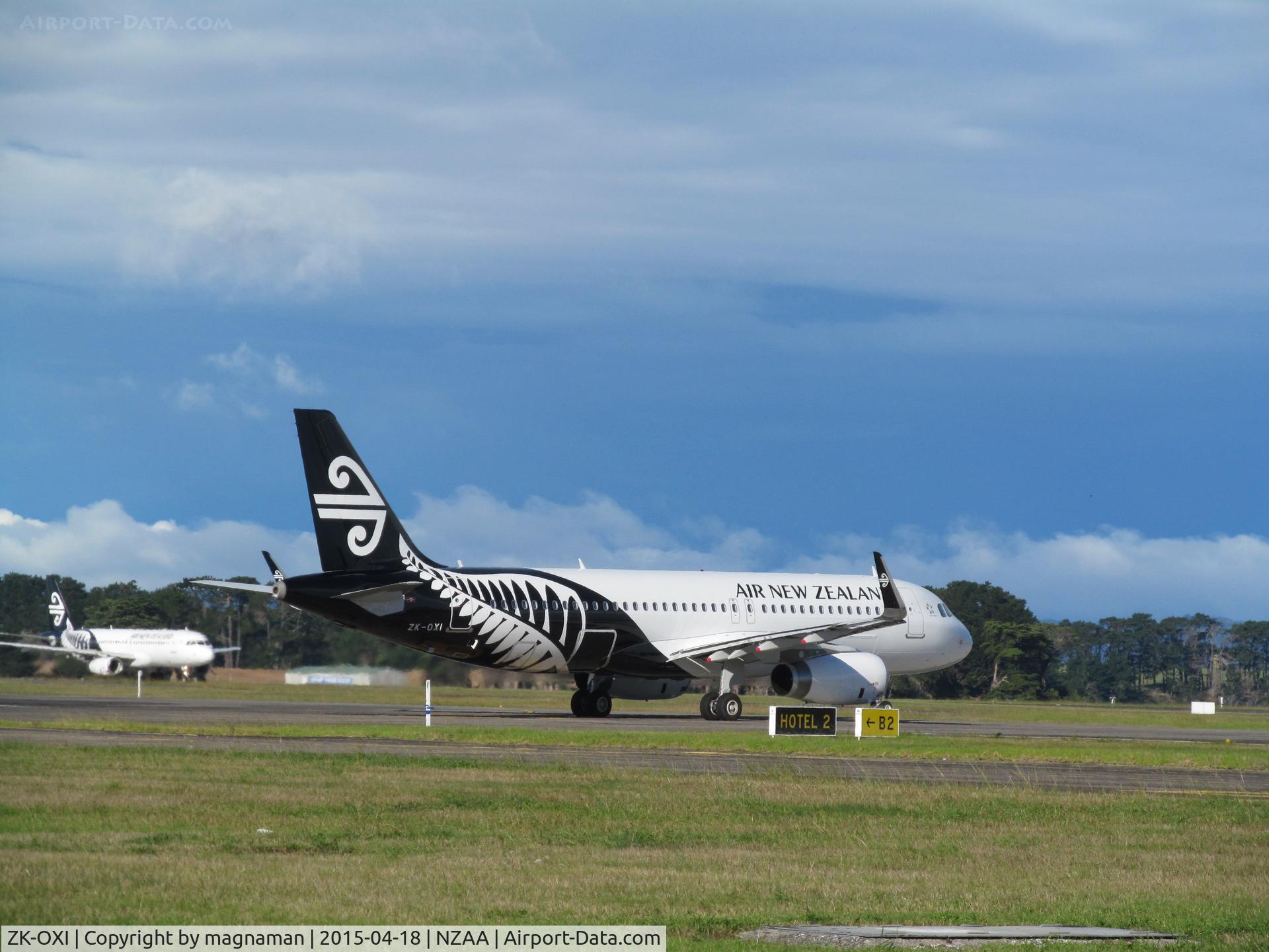 ZK-OXI, 2015 Airbus A320-232 C/N 6533, departing