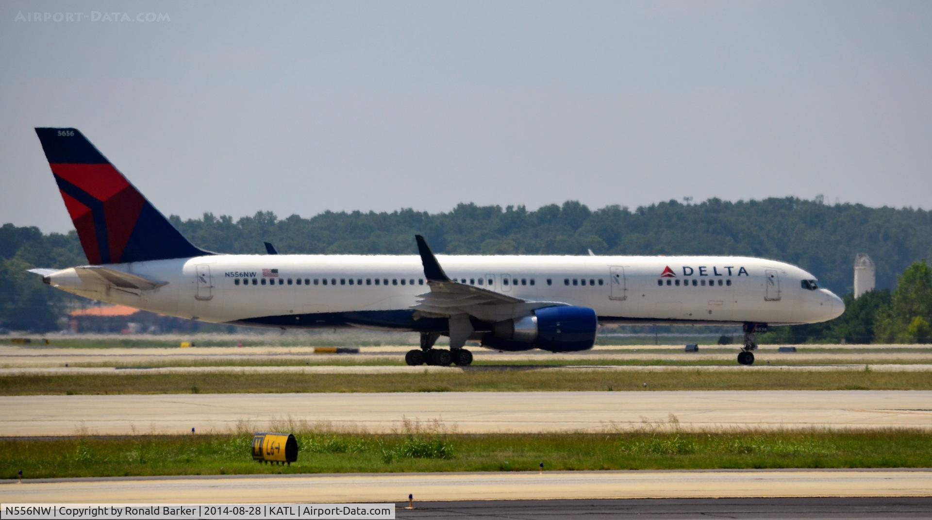 N556NW, 2002 Boeing 757-251 C/N 33392, Takeoff Atlantat