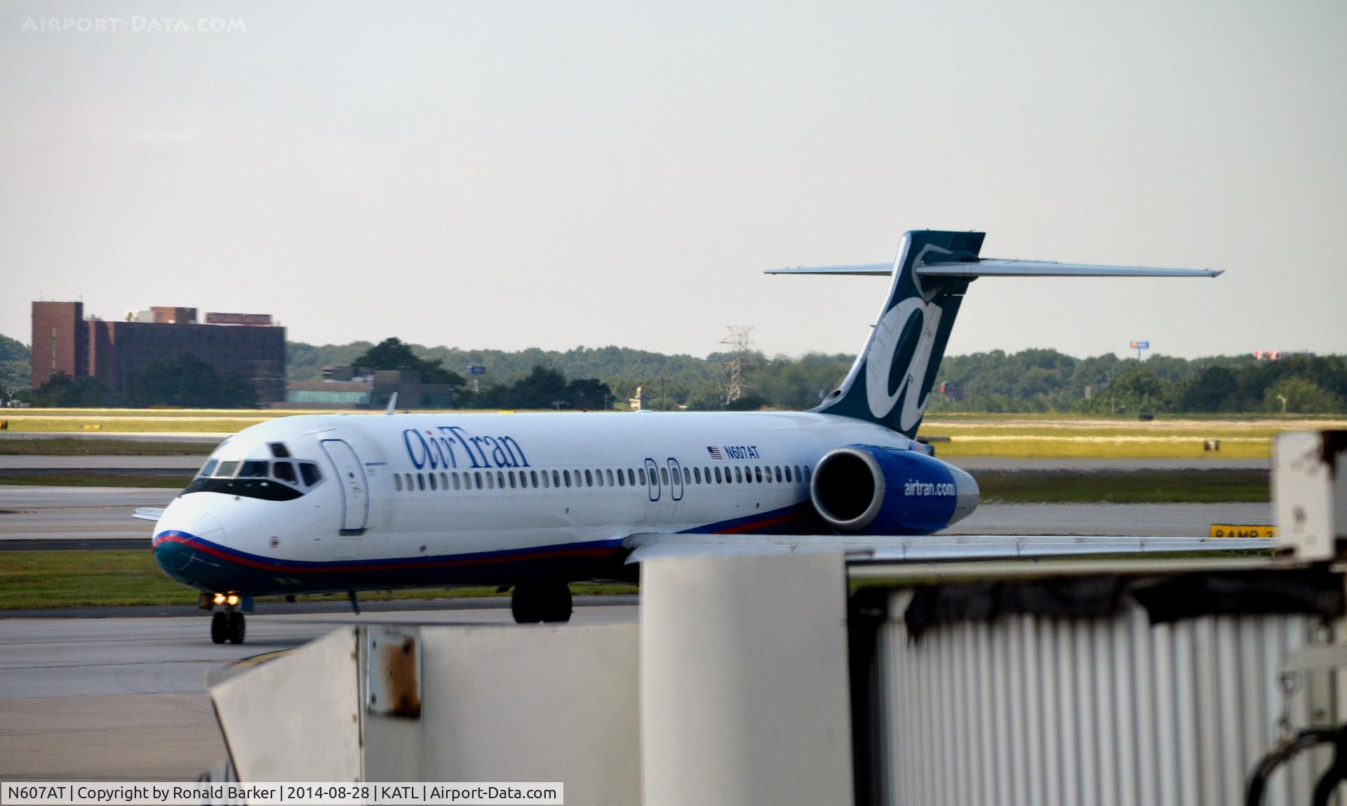N607AT, 2000 Boeing 717-200 C/N 55074, Taxi  Atlanta