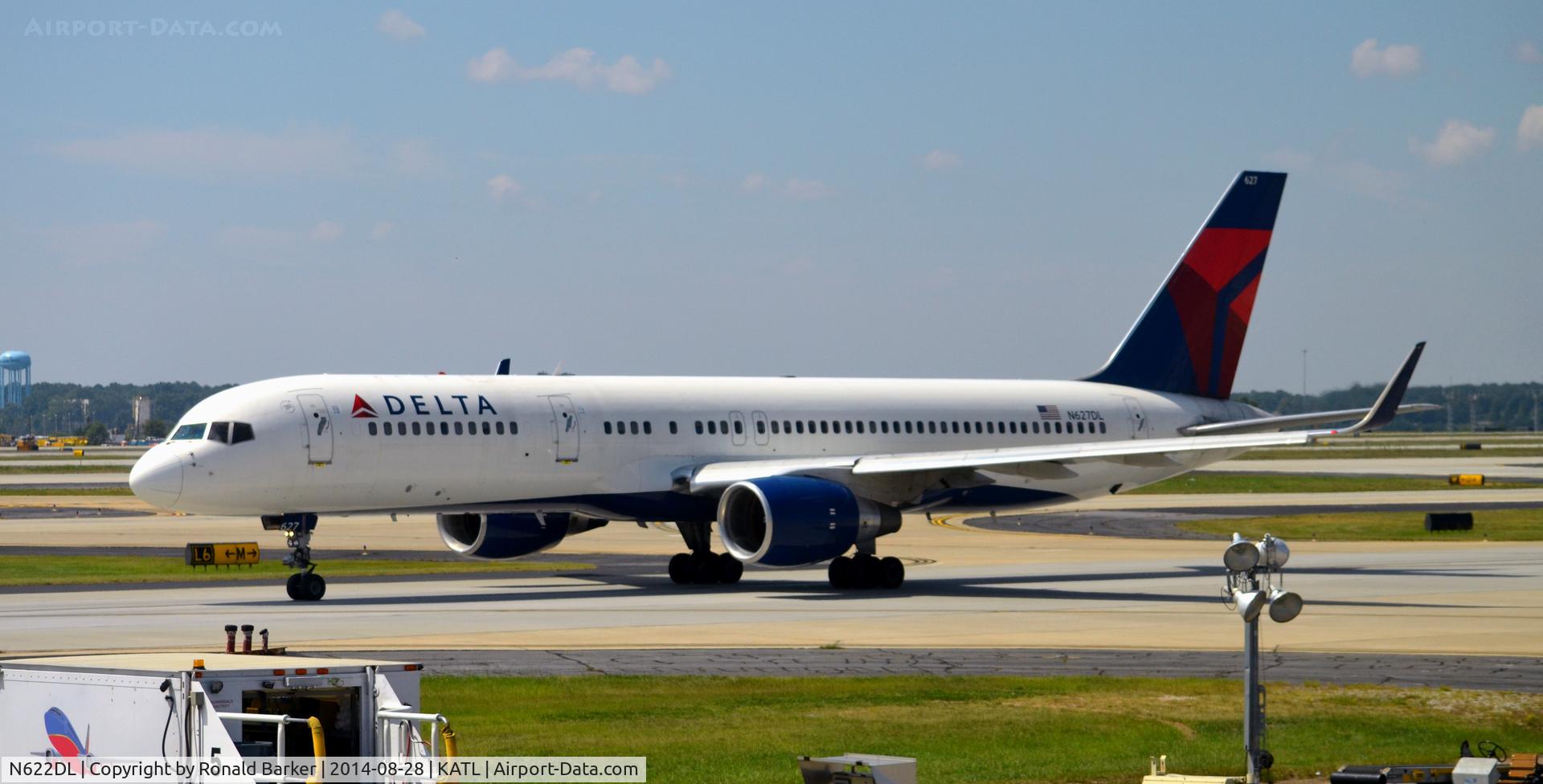 N622DL, 1986 Boeing 757-232(F) C/N 22912, Taxi Atlanta