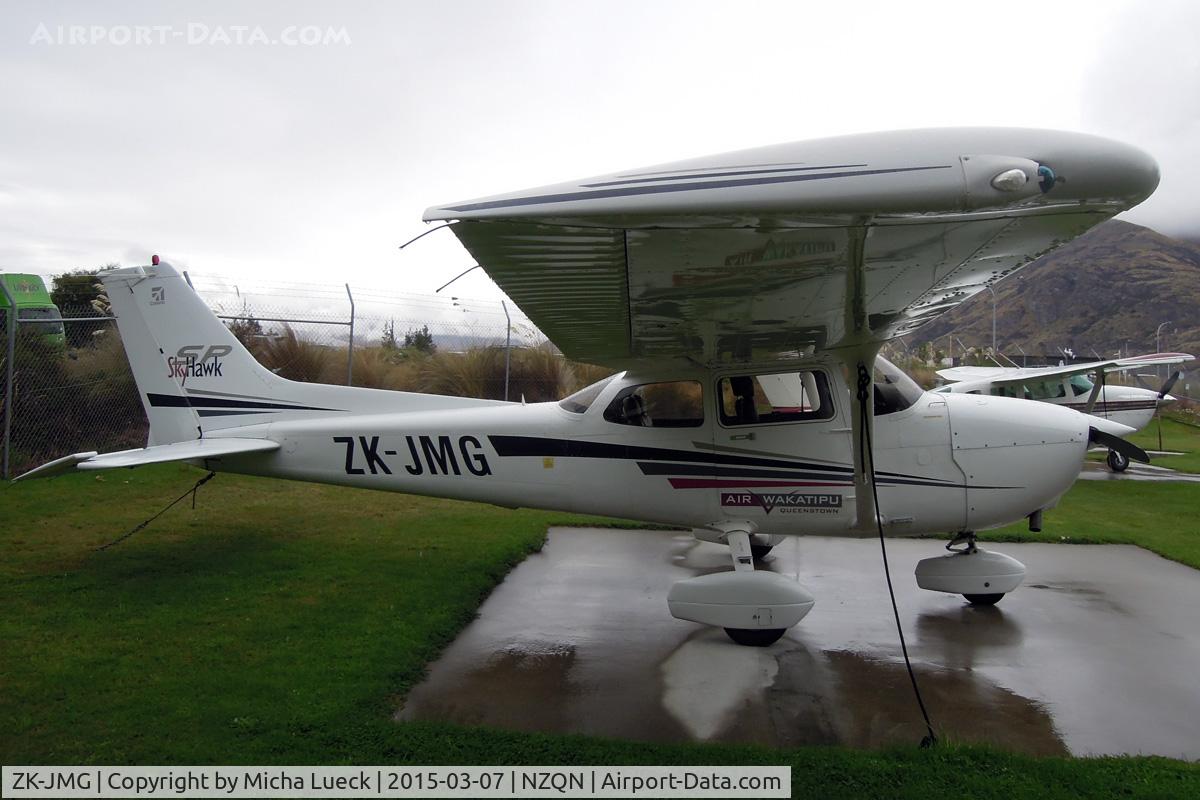 ZK-JMG, 2001 Cessna 172S C/N 172S8825, At Queenstown