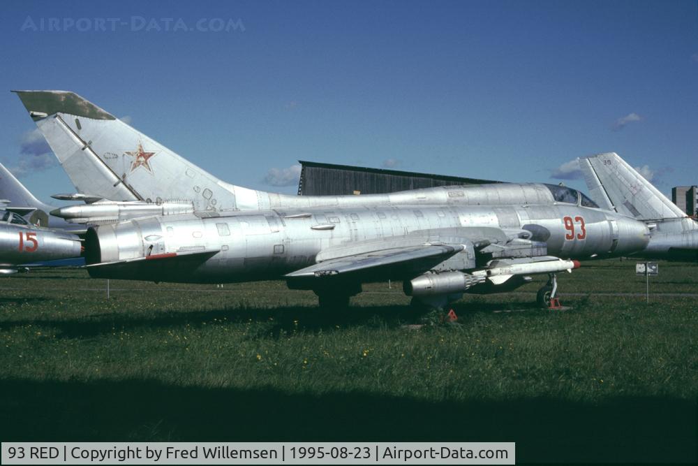 93 RED, 1976 Sukhoi SU-17M-3 C/N 22301, At Monino