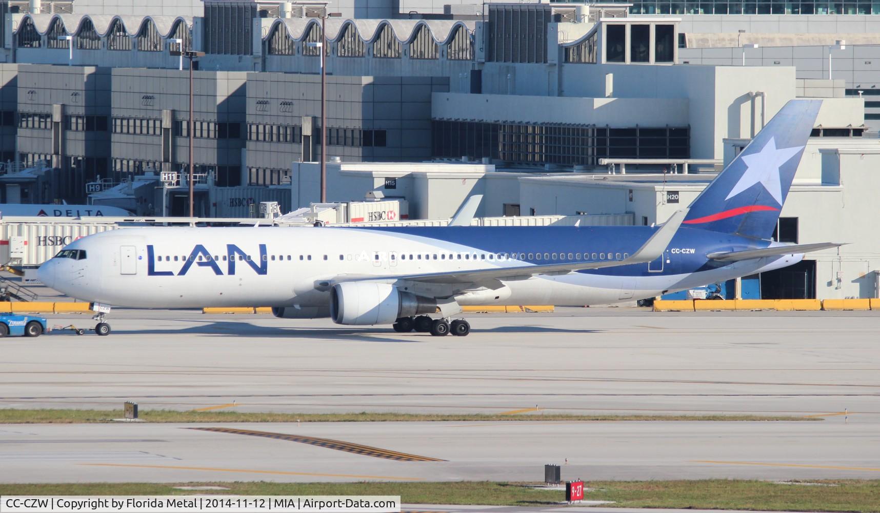 CC-CZW, 1998 Boeing 767-316/ER C/N 29227/698, LAN Chile
