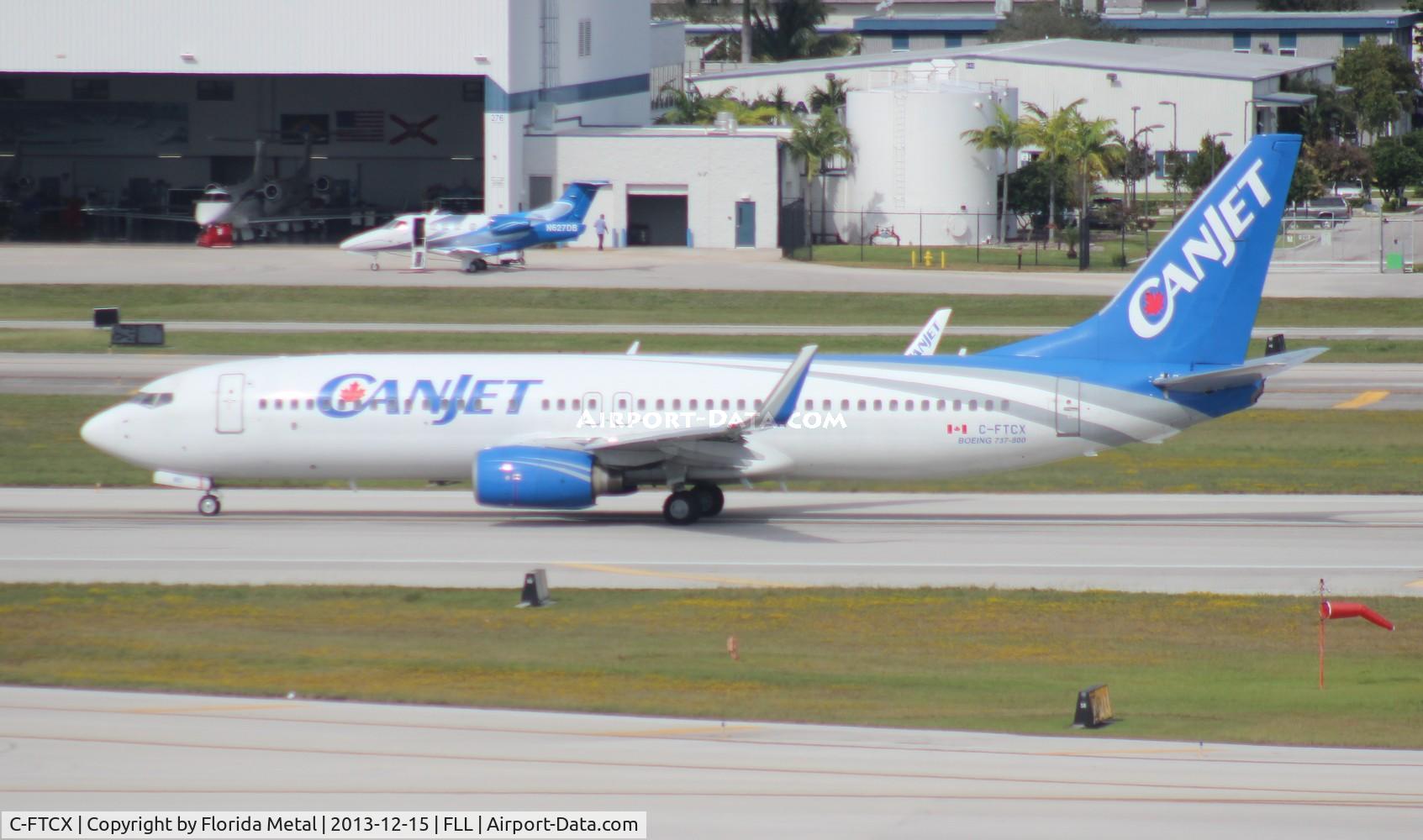 C-FTCX, 1999 Boeing 737-8AS C/N 29921, Canjet