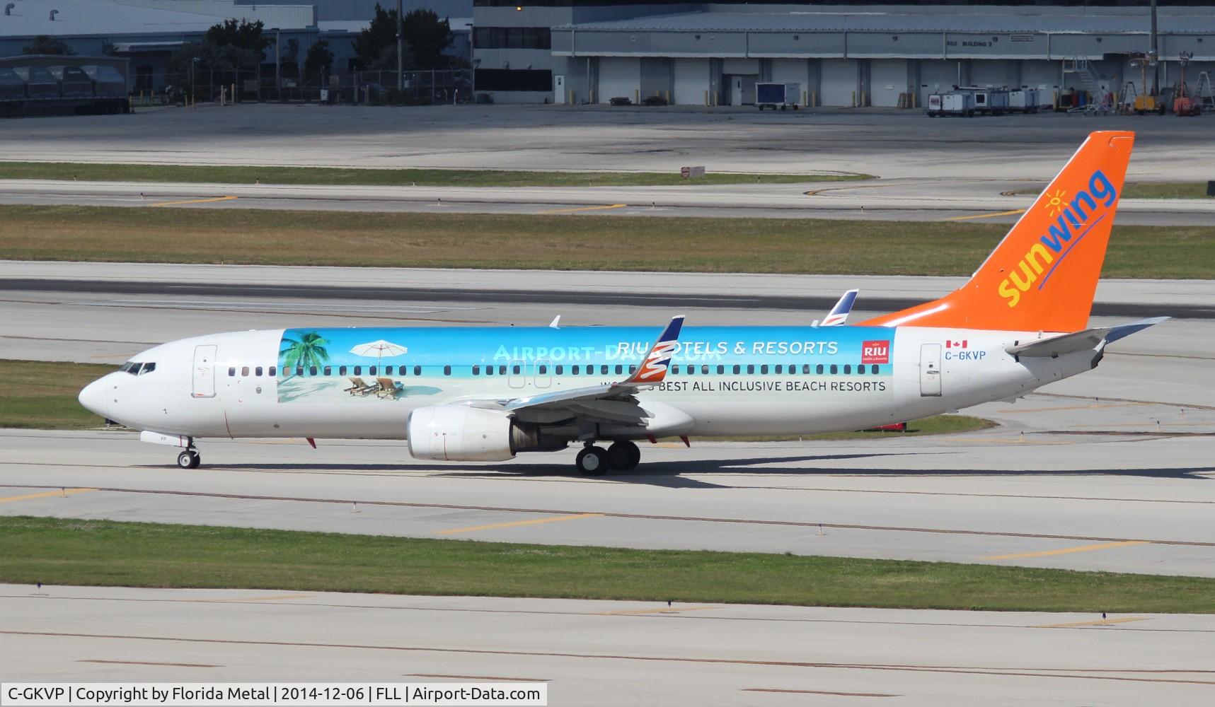 C-GKVP, 2002 Boeing 737-8K5 C/N 32907, Sunwing