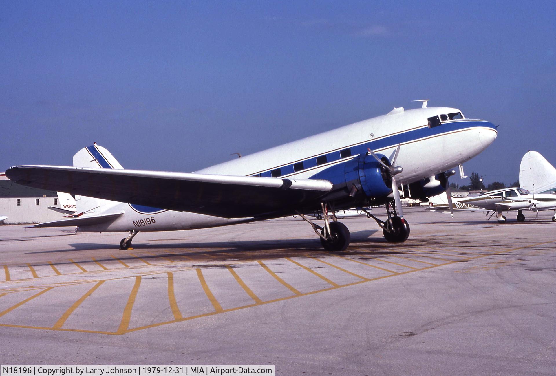 N18196, 1942 Douglas DC-3-455 (C-49K) C/N 6326, At the GAC ramp in MIA.