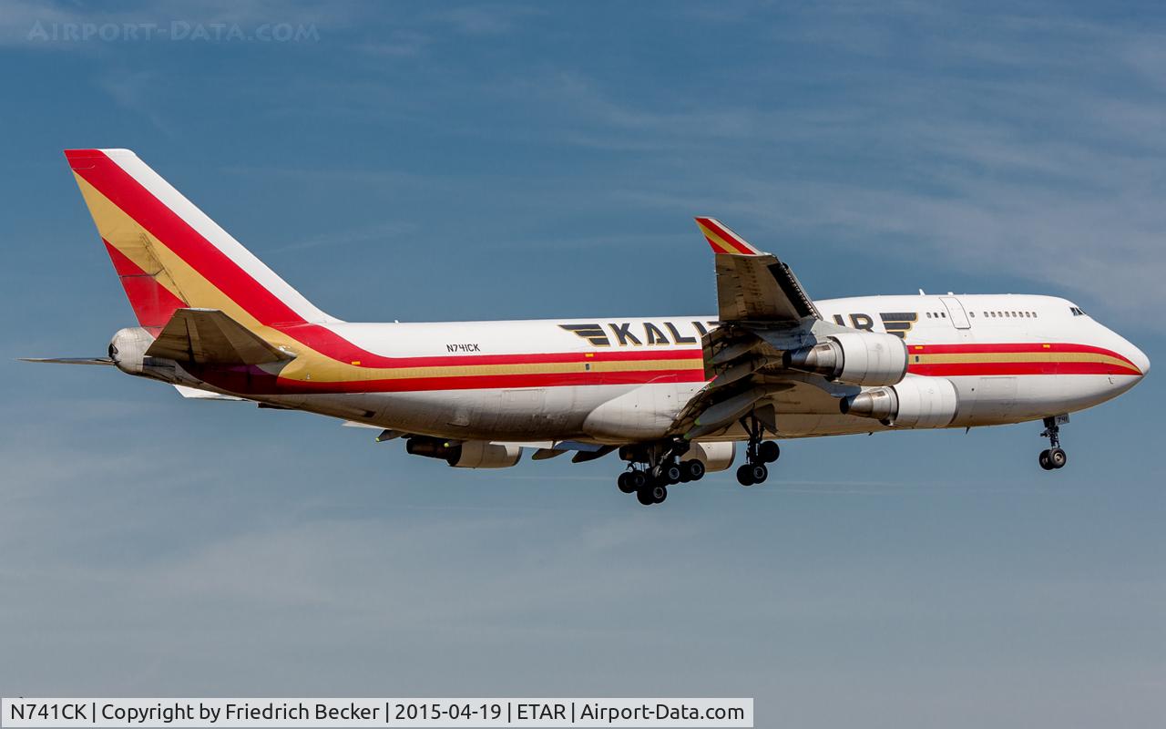 N741CK, 1989 Boeing 747-4H6 C/N 24315, on final RW08