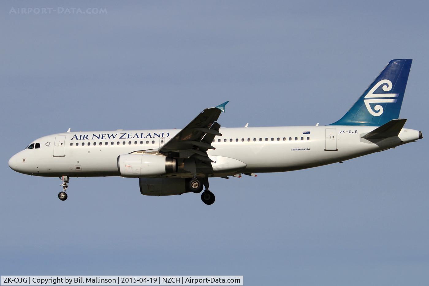 ZK-OJG, 2004 Airbus A320-232 C/N 2173, finals to 02  ...  NZ898 from MEL