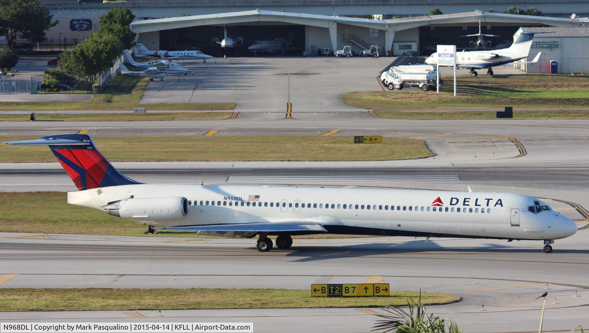 N968DL, 1990 McDonnell Douglas MD-88 C/N 53161, MD-88