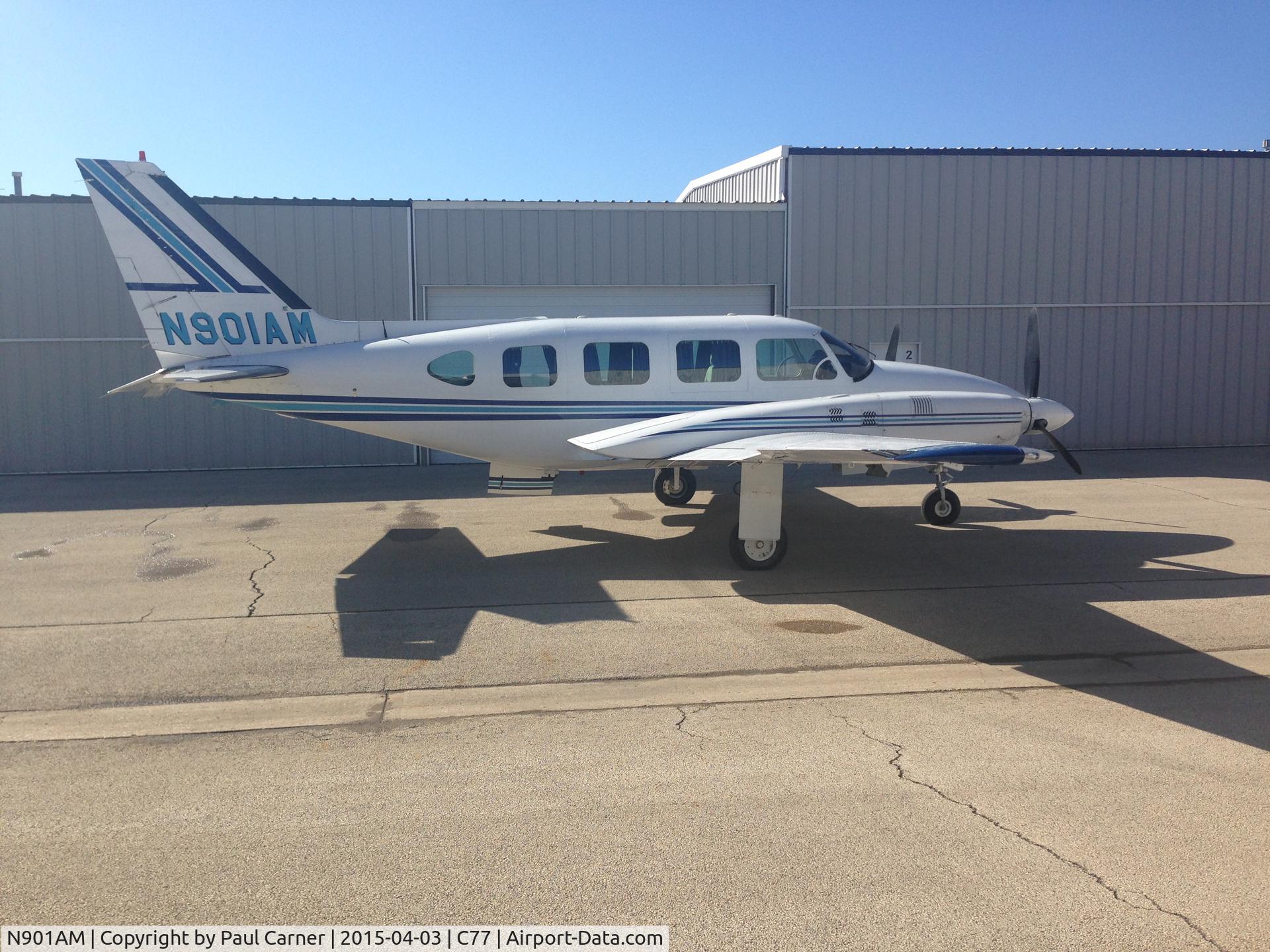 N901AM, 1971 Piper PA-31-310 Navajo C/N 31-781, Owned by Rozetta Group, LLC
Paul Carner   fuel stop at C77