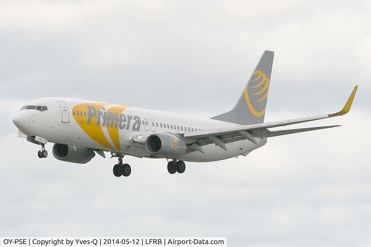 OY-PSE, 2000 Boeing 737-809 C/N 30664, Boeing 737-809, Short approach Rwy 25L, Brest-Bretagne Airport (LFRB-BES)