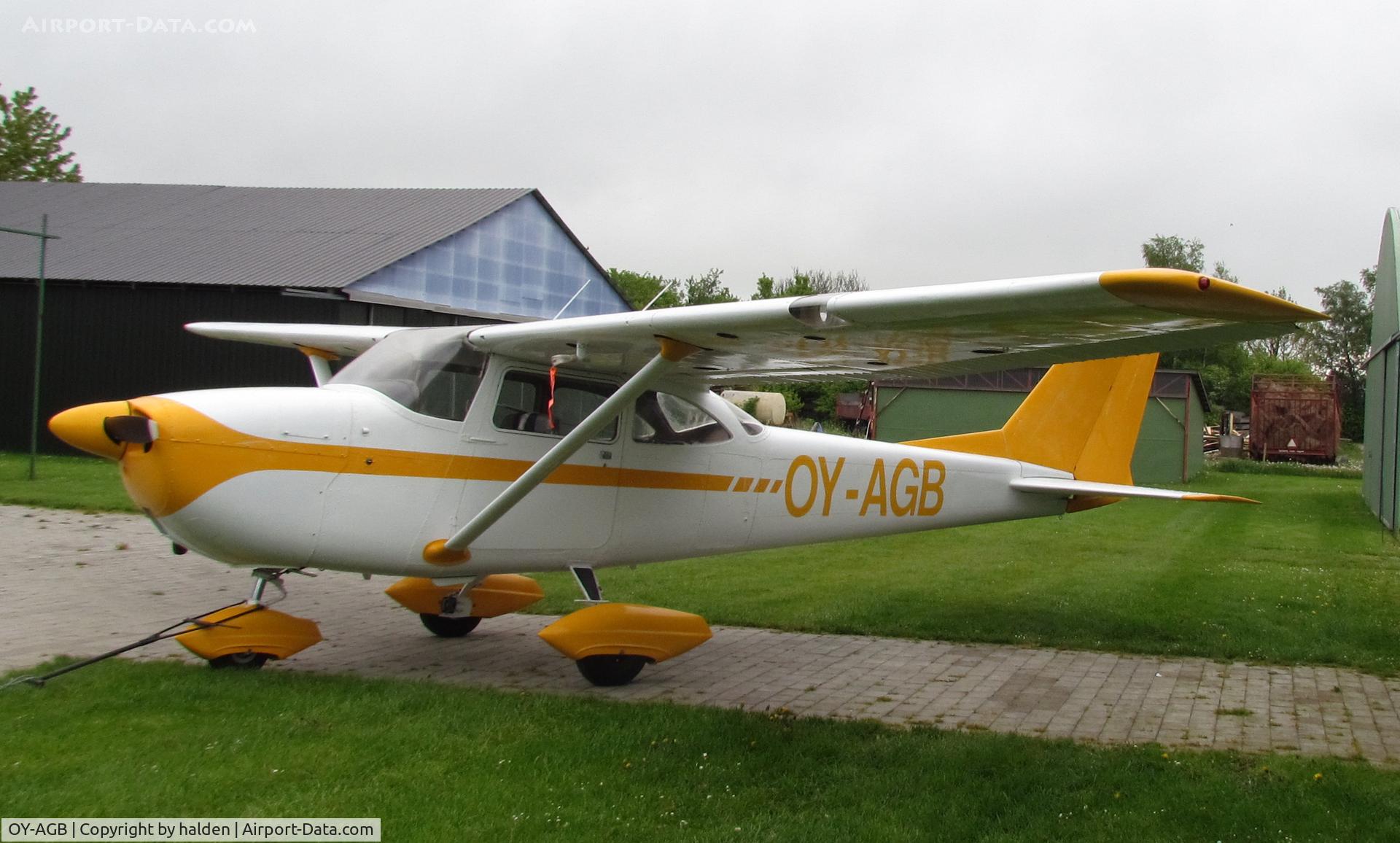 OY-AGB, 1968 Reims F172H Skyhawk C/N 527, ekyt