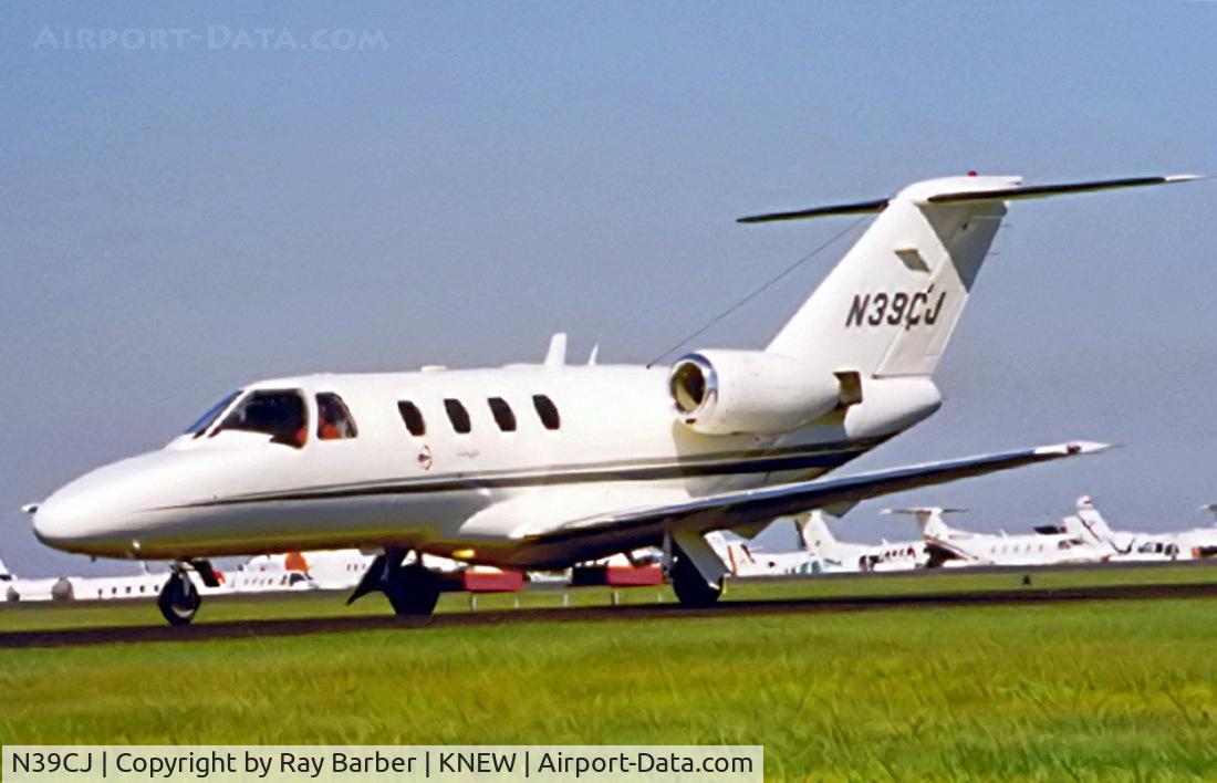 N39CJ, 1993 Cessna 525 CitationJet CJ1 C/N 525-0039, Cessna Citation Jet [525-0039] New Orleans-Lakefront~N 11/10/2000
