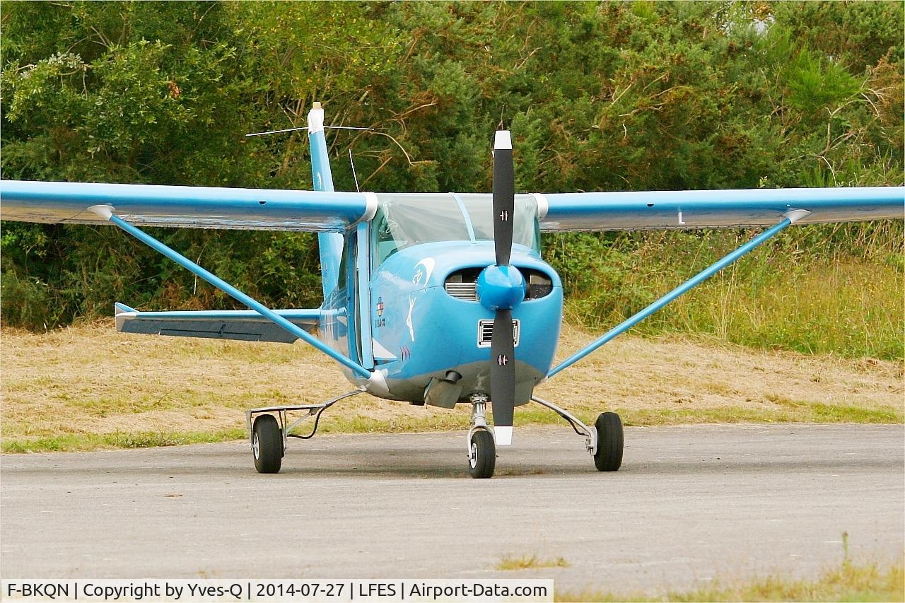 F-BKQN, Cessna 182F Skylane C/N 18254493, Cessna 182F Skylane, Guiscriff airfield (LFES) open day 2014
