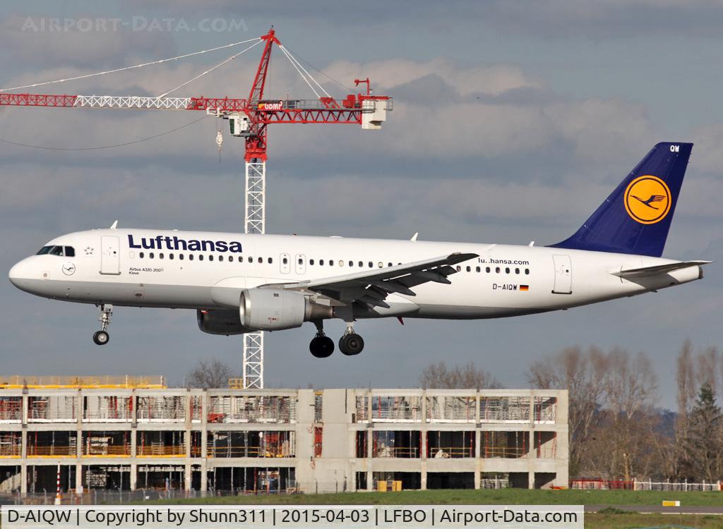 D-AIQW, 2000 Airbus A320-211 C/N 1367, Landing rwy 32R