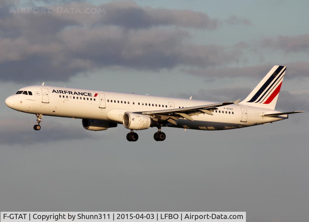 F-GTAT, 2008 Airbus A321-211 C/N 3441, Landing rwy 32R in modified new c/s