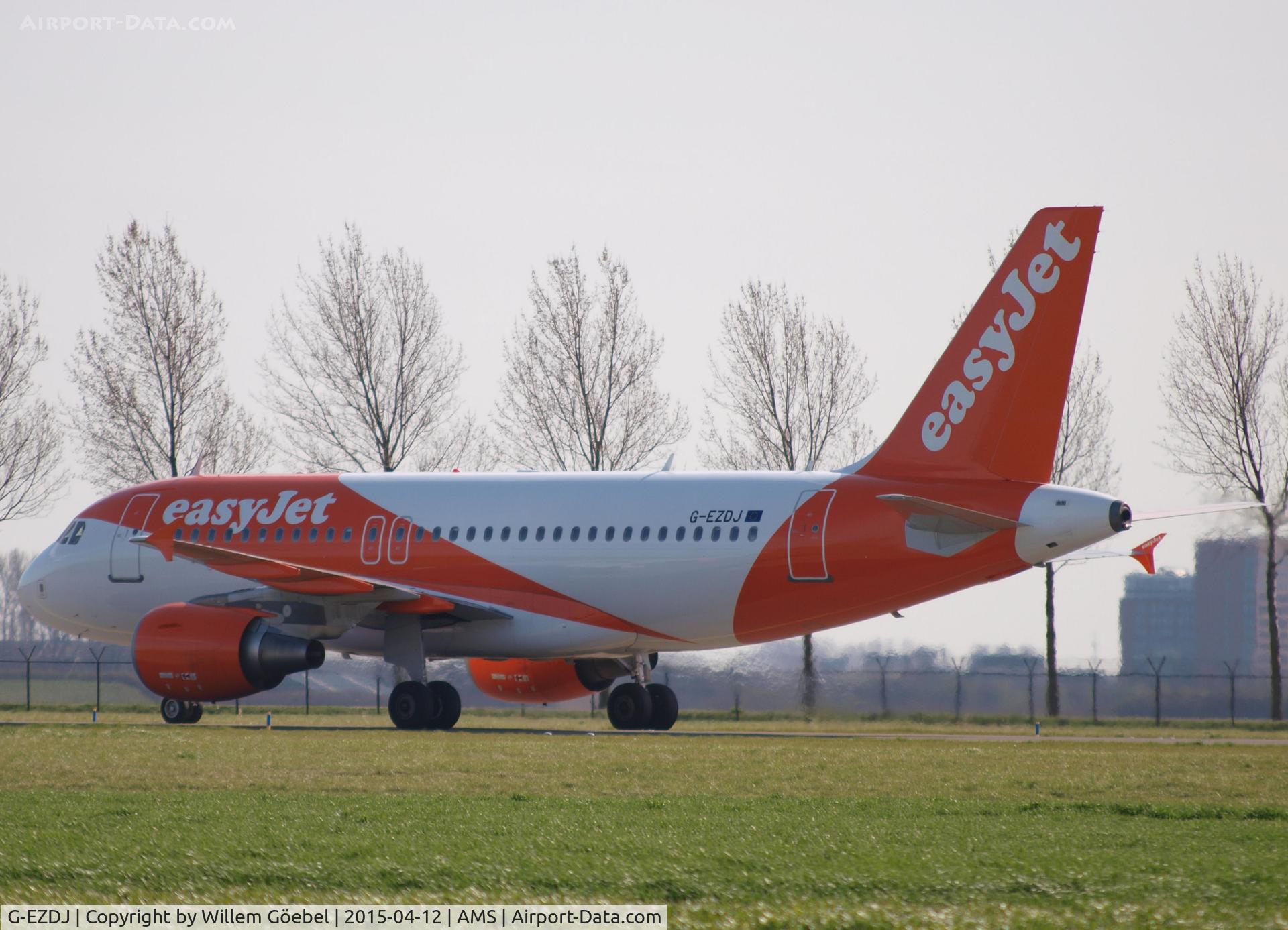G-EZDJ, 2008 Airbus A319-111 C/N 3544, Taxi to the gate of Amsterdam Airport in new colours