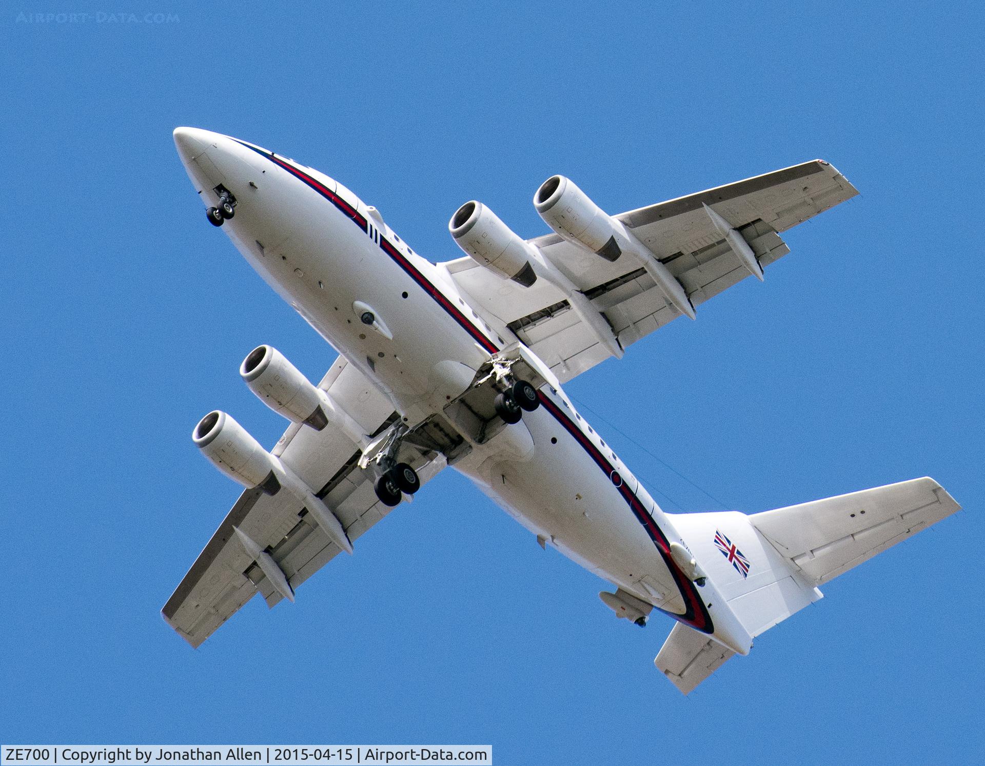 ZE700, 1984 British Aerospace BAe.146-100 CC.2 C/N E1021, Flying over Kenton, north London.