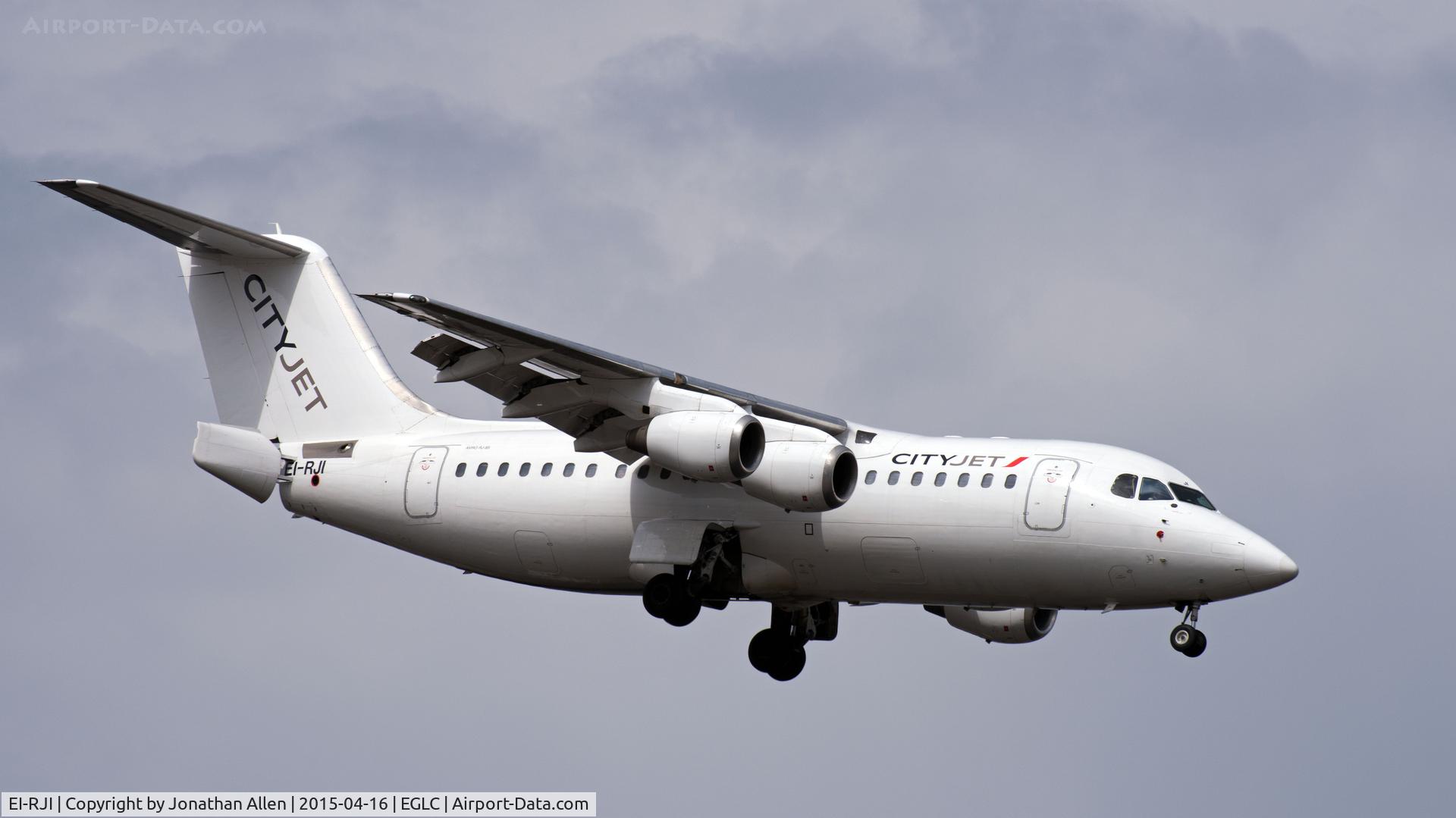 EI-RJI, 1999 British Aerospace Avro 146-RJ85A C/N E2346, On approach to London City Airport.