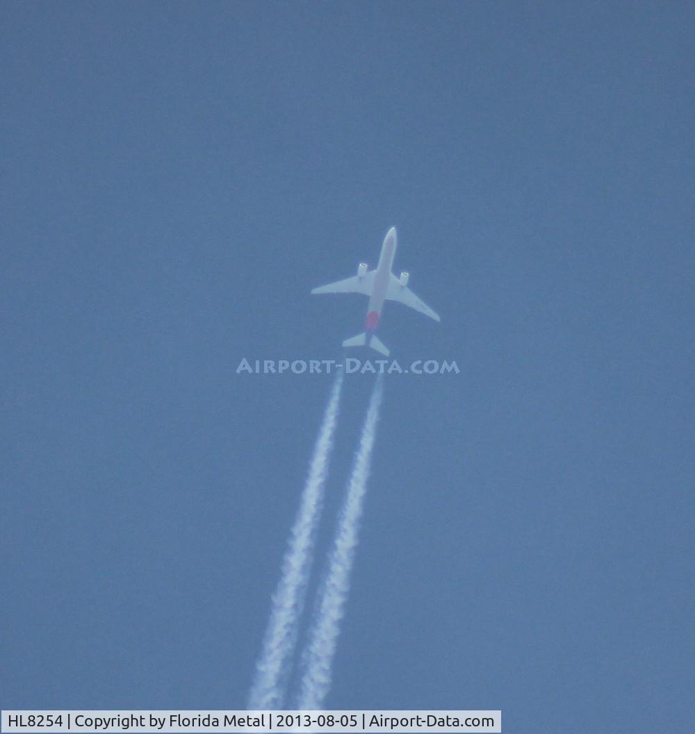 HL8254, 2012 Boeing 777-28E/ER C/N 40198, Asiana 777-200 at 35,000 ft over Livonia MI flying ICN-JFK via flightradar24