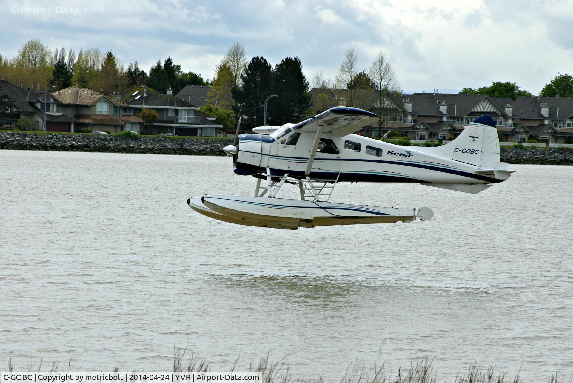 C-GOBC, 1964 De Havilland Canada DHC-2 MK. I C/N 1560, Take off from the Fraser River