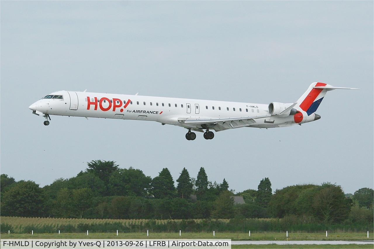 F-HMLD, 2010 Bombardier CRJ-1000EL NG (CL-600-2E25) C/N 19007, Bombardier CRJ-1000, On final rwy 25L, Brest-Bretagne Airport (LFRB-BES)