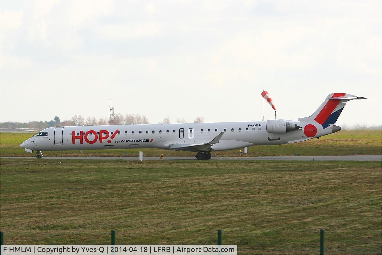 F-HMLM, 2012 Bombardier CRJ-1000EL NG (CL-600-2E25) C/N 19023, Canadair Regional Jet CRJ-1000, Holding point Charlie, Brest-Bretagne Airport (LFRB-BES)