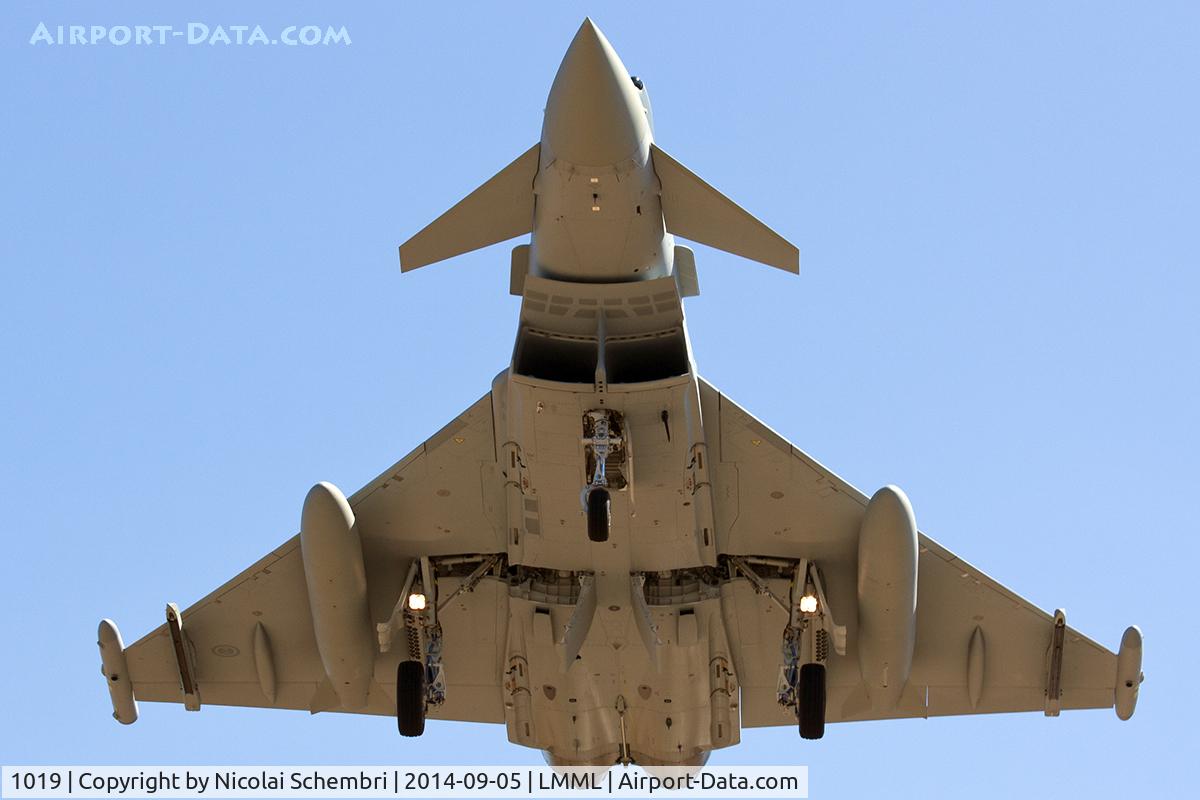 1019, 2014 Eurofighter EF-2000 Typhoon T C/N 425/CS027, Landing runway 31 at Luqa