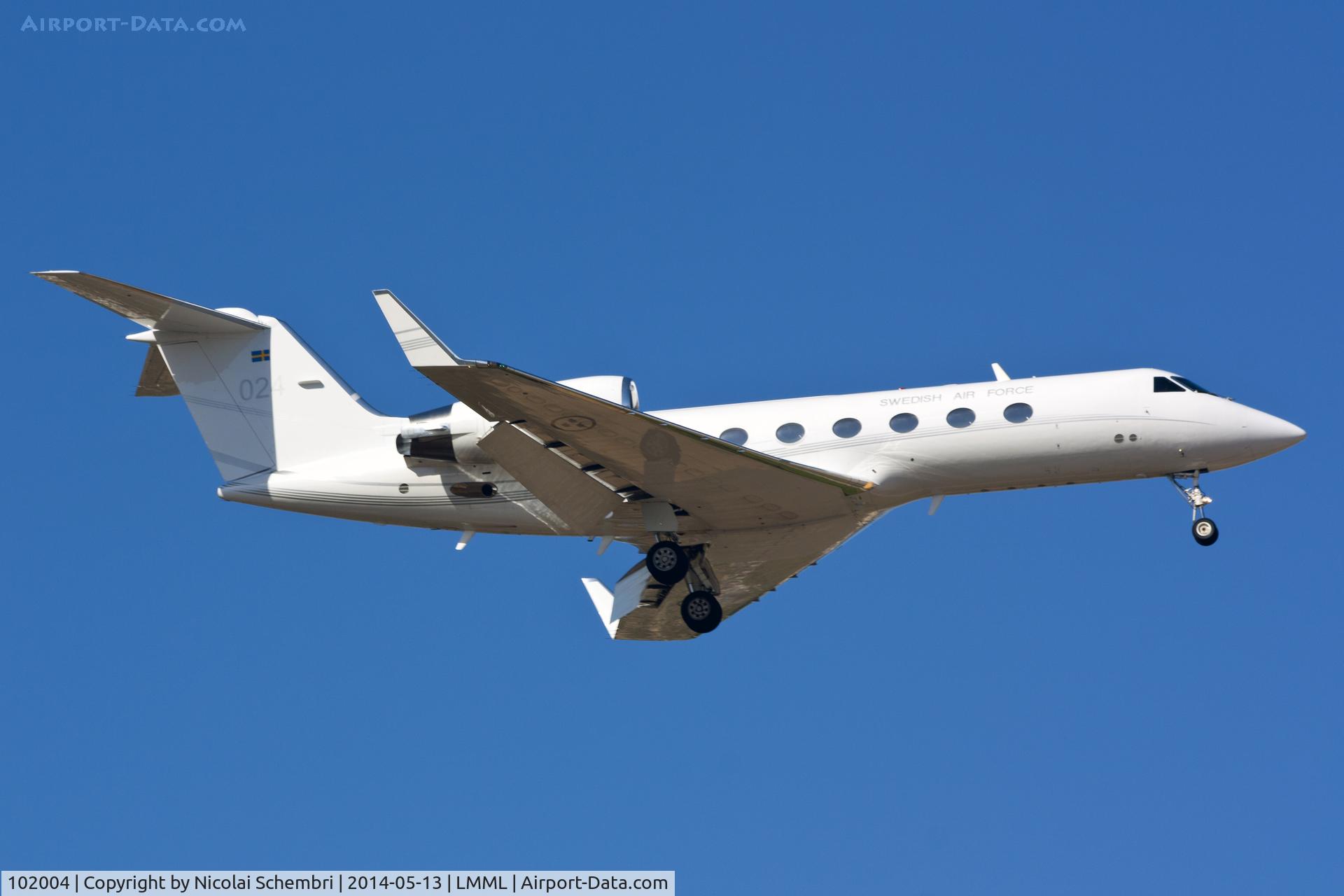 102004, Gulfstream Aerospace Tp102C (Gulfstream IV) C/N 1274, Landing runway 13 at Luqa