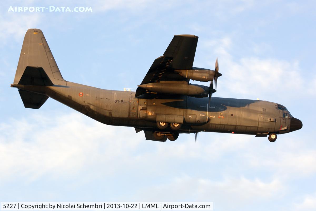 5227, Lockheed C-130H Hercules C/N 382-5227, Landing runway 13