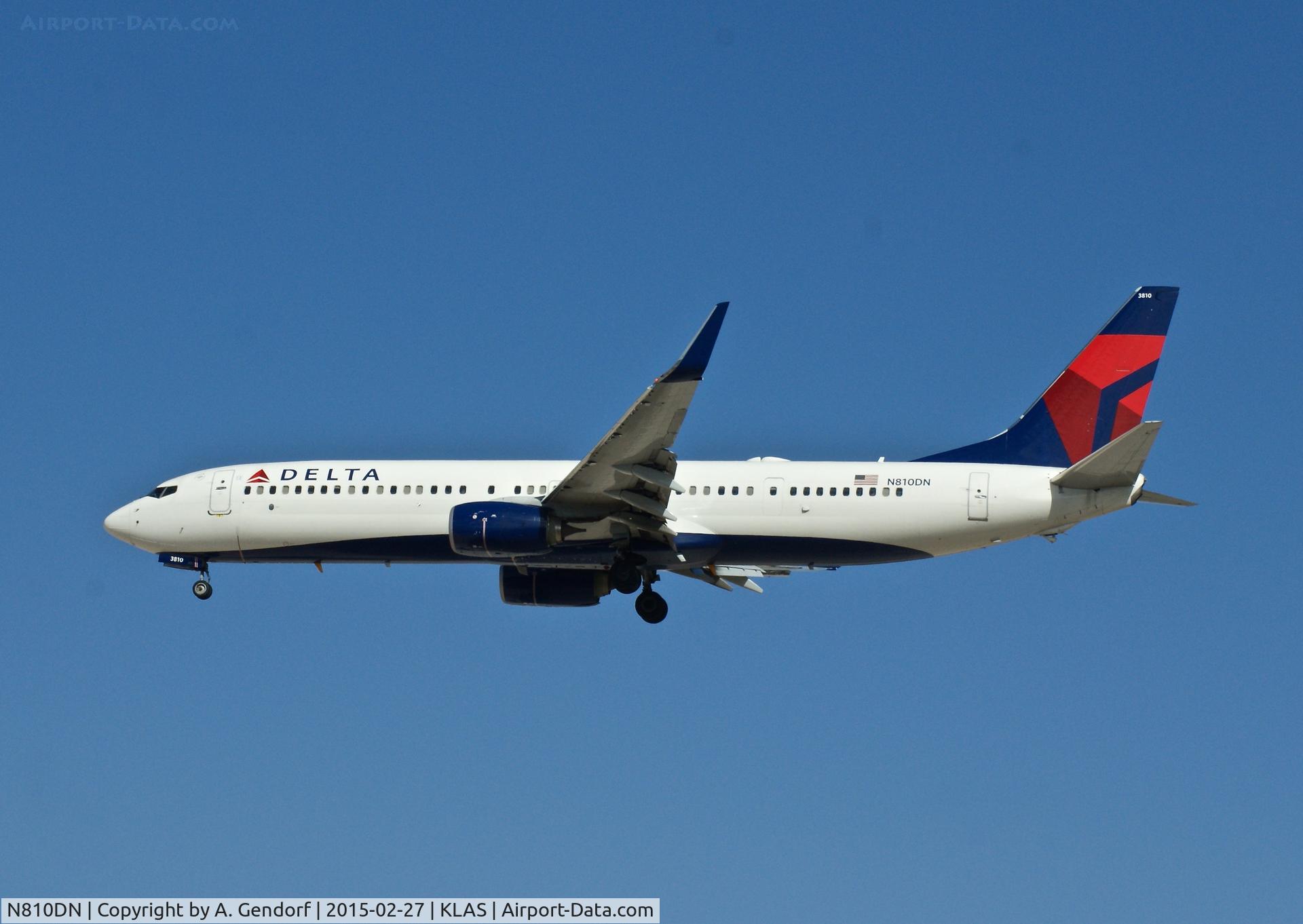 N810DN, 2013 Boeing 737-932/ER C/N 31922, Delta, is here landing at Las Vegas Int'l(KLAS)