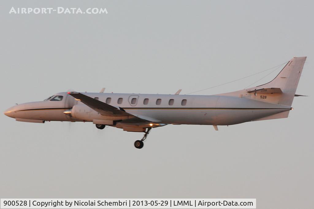 900528, 1990 Fairchild C-26D Metro 23 C/N DC-795M, Circuits runway 31 at Luqa