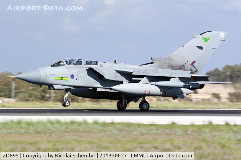 ZD895, 1985 Panavia Tornado GR.4 C/N 477/BS155/3216, Landing runway 31
