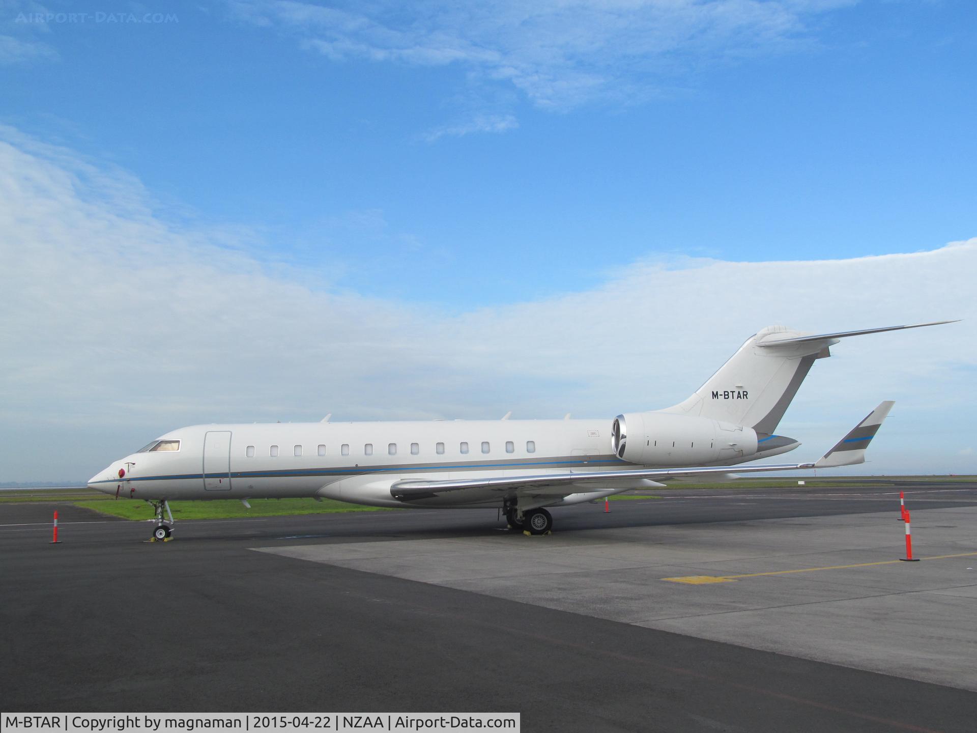 M-BTAR, 2007 Bombardier BD-700-1A10 Global Express C/N 9250, At AKL in from oz.