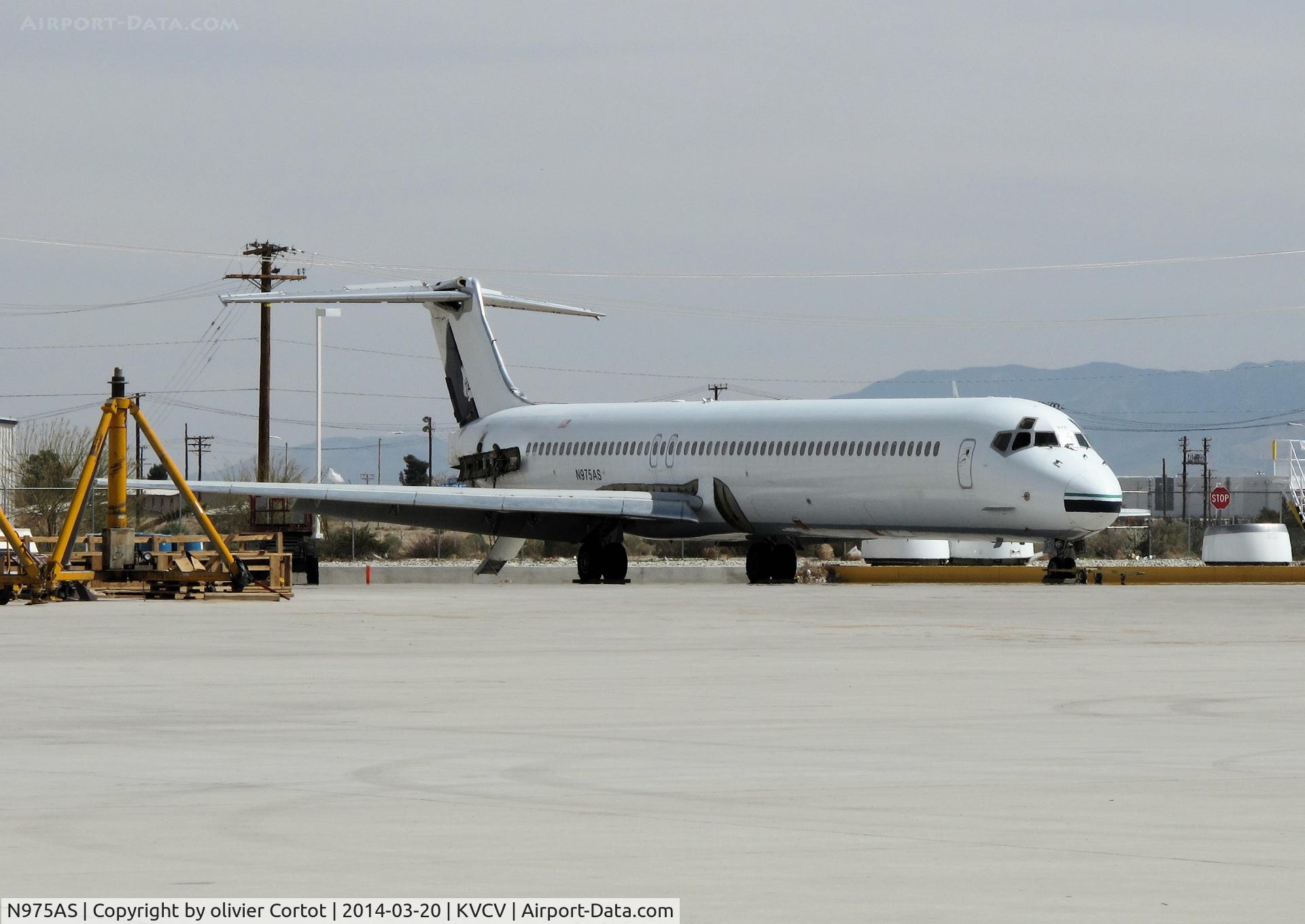 N975AS, 1994 McDonnell Douglas MD-83 (DC-9-83) C/N 53451, no engines anymore