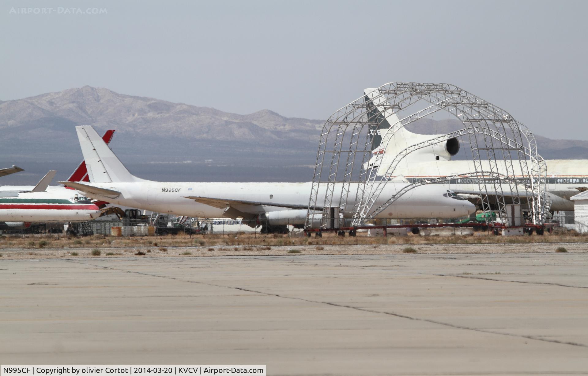 N995CF, 1968 Douglas DC-8-62F C/N 46024, California heat