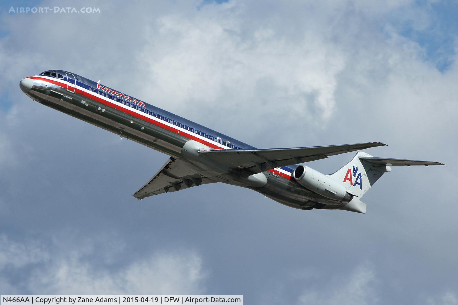 N466AA, 1988 McDonnell Douglas MD-82 (DC-9-82) C/N 49596, American Airlines MD-80 departing DFW Airport