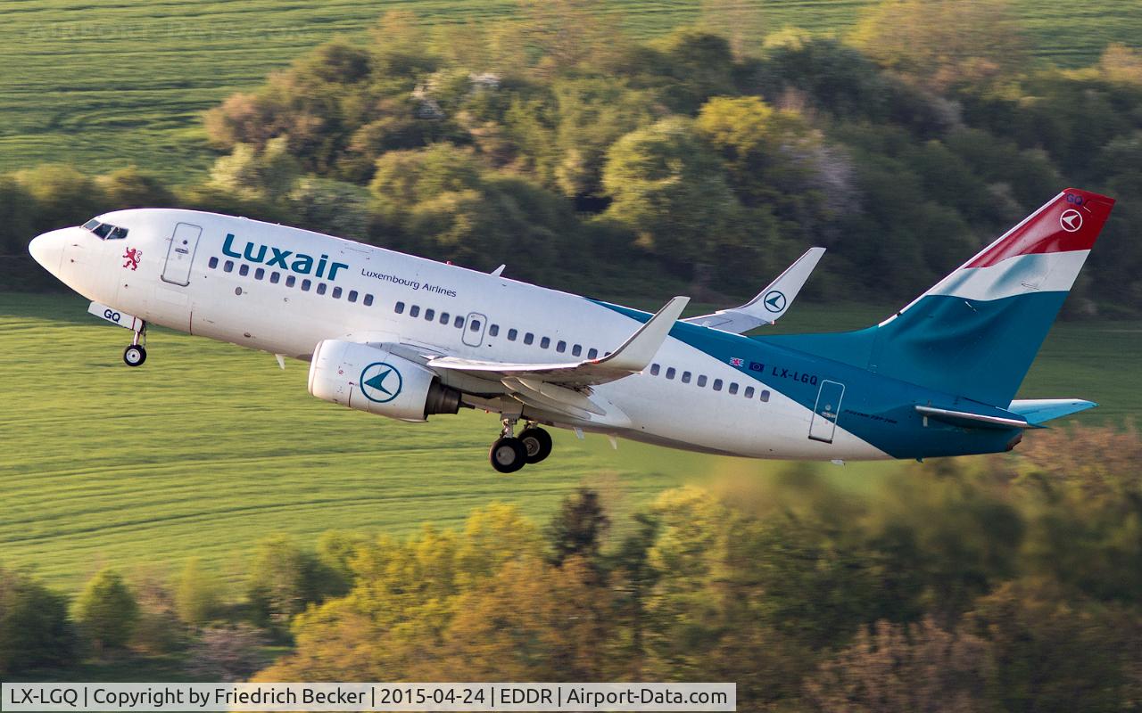 LX-LGQ, 2004 Boeing 737-7C9 C/N 33802, departure to Hamburg via RW27