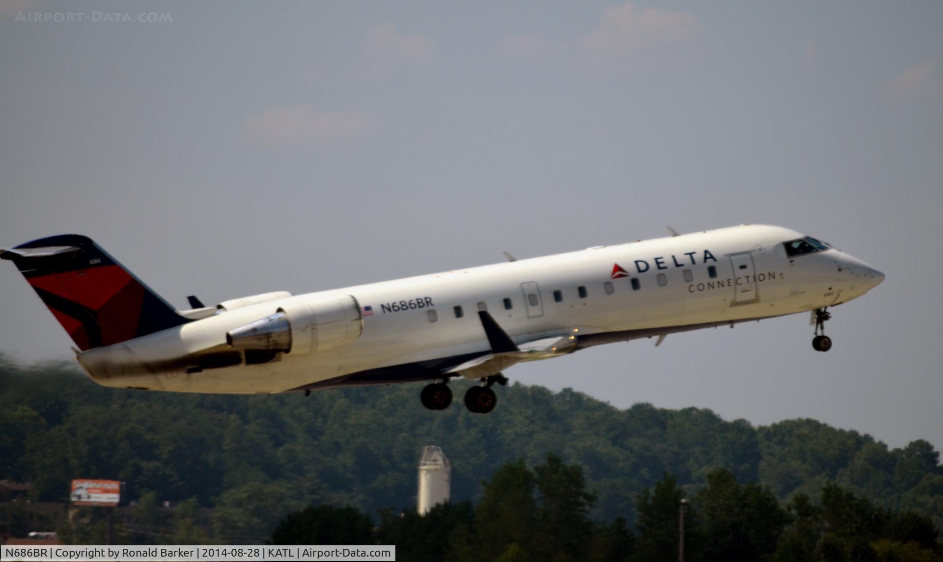 N686BR, 2003 Bombardier CRJ-200ER (CL-600-2B19) C/N 7715, Takeoff Atlanta