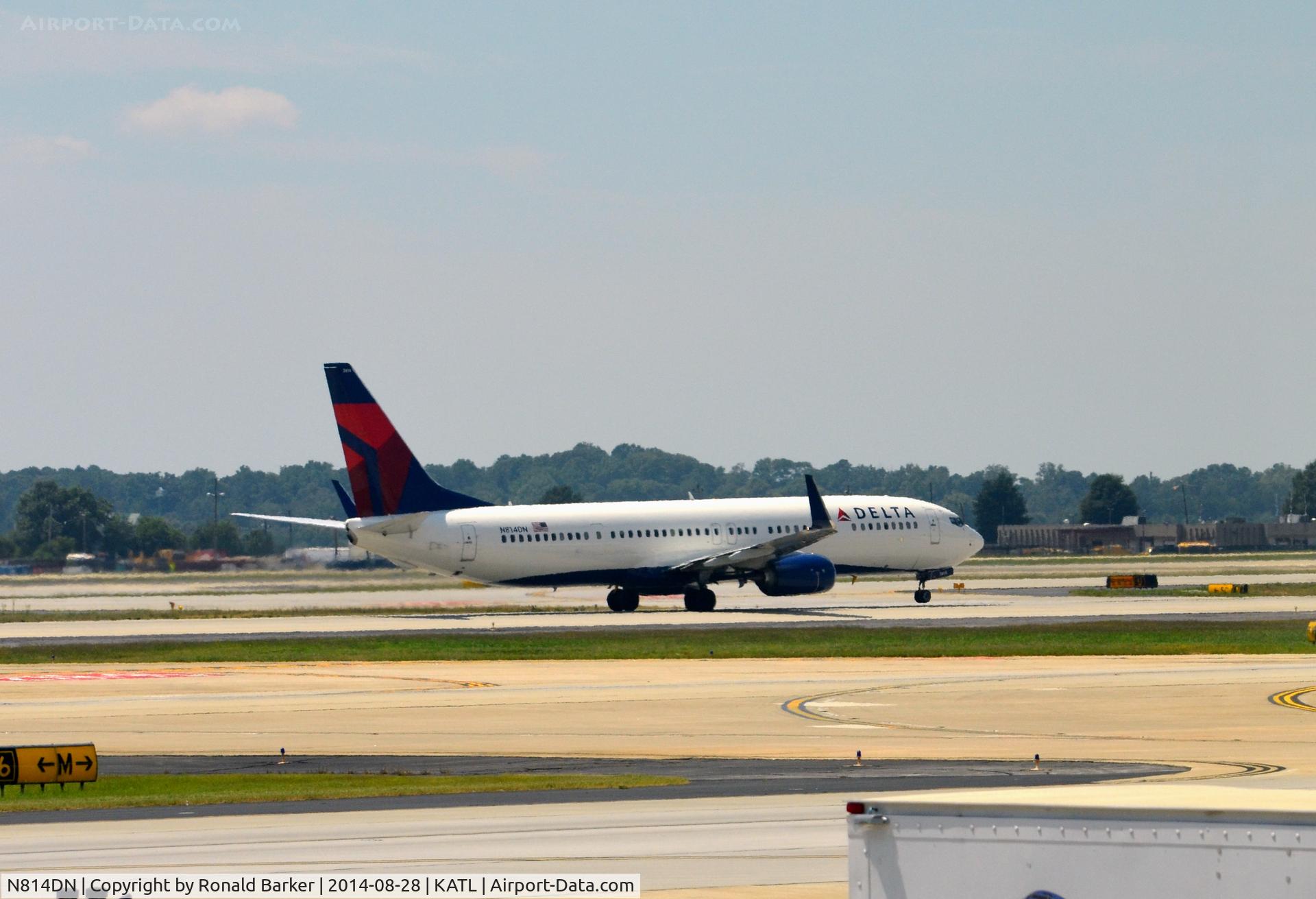 N814DN, 2014 Boeing 737-932/ER C/N 31924, Takeoff roll Atlanta